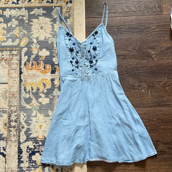 Abercrombie & Fitch Lace Up Denim Skater Dress - Picture 5 of 11